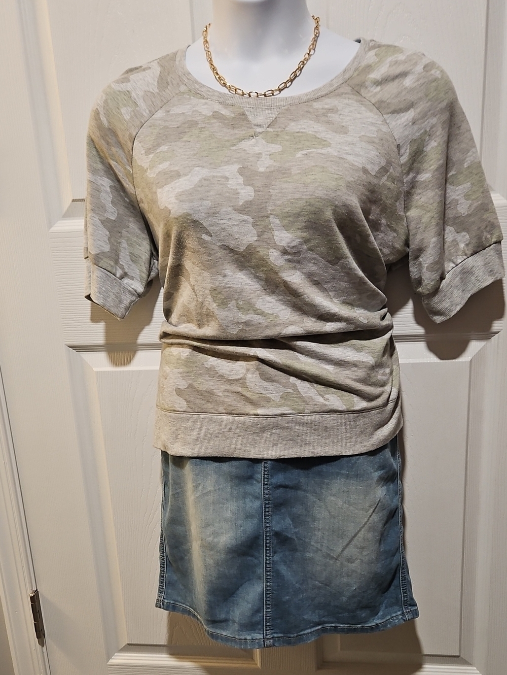 Jane and Delancey Short-Sleeve Camo Pullover - Olive & Gray